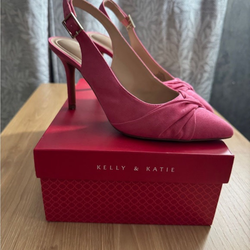 Katie &  Kelly Fuscia Pointed Toe Slingback Pump Women's‎ Size 8M
